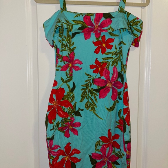 Dress - Picture 1 of 6